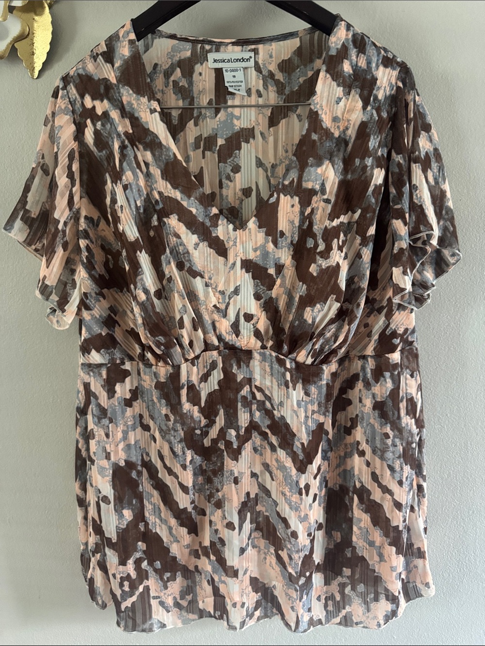 Jessica London Pleated V-Neck Flutter Sleeve Tunic in Blush, Brown & Gray